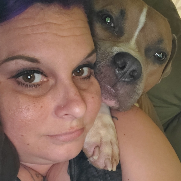 Meet your Posher, Amanda - Picture 3 of 4